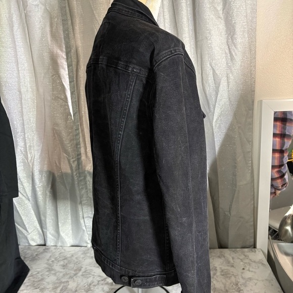 Vintage Levi’s Jean jacket for men size Large - Picture 9 of 16